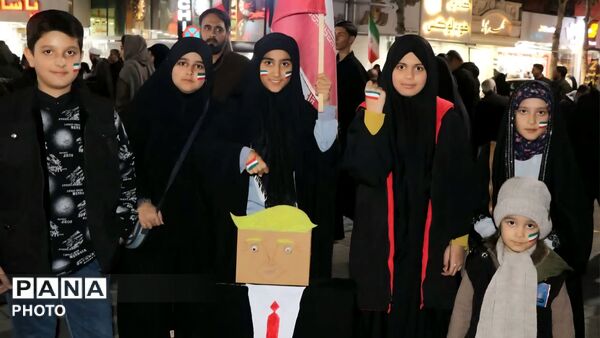 حضور پرشور ، انقلابی و دشمن‌شکن مردم در اجتماع بزرگ کرج