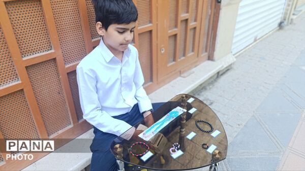 از پیر تا کودک در نماز جمعه نیشابور حضور دارند-۲