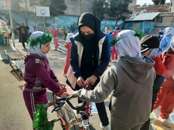 المپیاد ورزشی درون مدرسه‌ای در دبستان دخترانه نوفل لوشاتو ناحیه سه مشهد مقدس