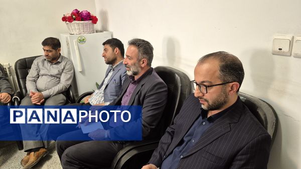 برگزاری جلسه شورای اداری در بلده