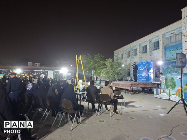 آیین تجلیل از دانش آموزان برتر مسابقات فرهنگی هنری ناحیه ۲ یزد