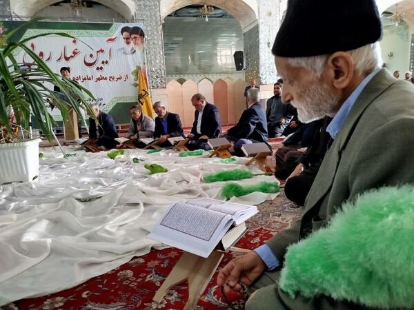 آیین غبارروبی ضریح مطهر امامزاده حمزه بن موسی کاظم (ع)
