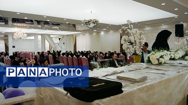  جشن ستارگان مدرسه نمونه اندیشه در شهرستان کاشمر