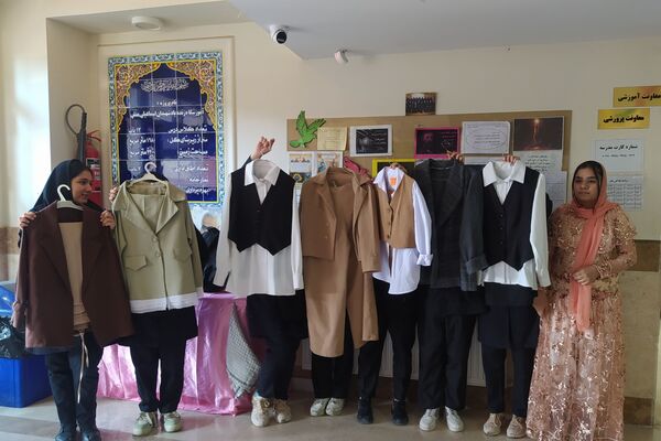 جشن ایران‌مون در دبیرستان شهیدان اسماعیلی منش رباط‌کریم
