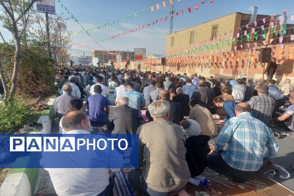 اقامه نماز عید فطر در قیامدشت ناحیه یک ری
