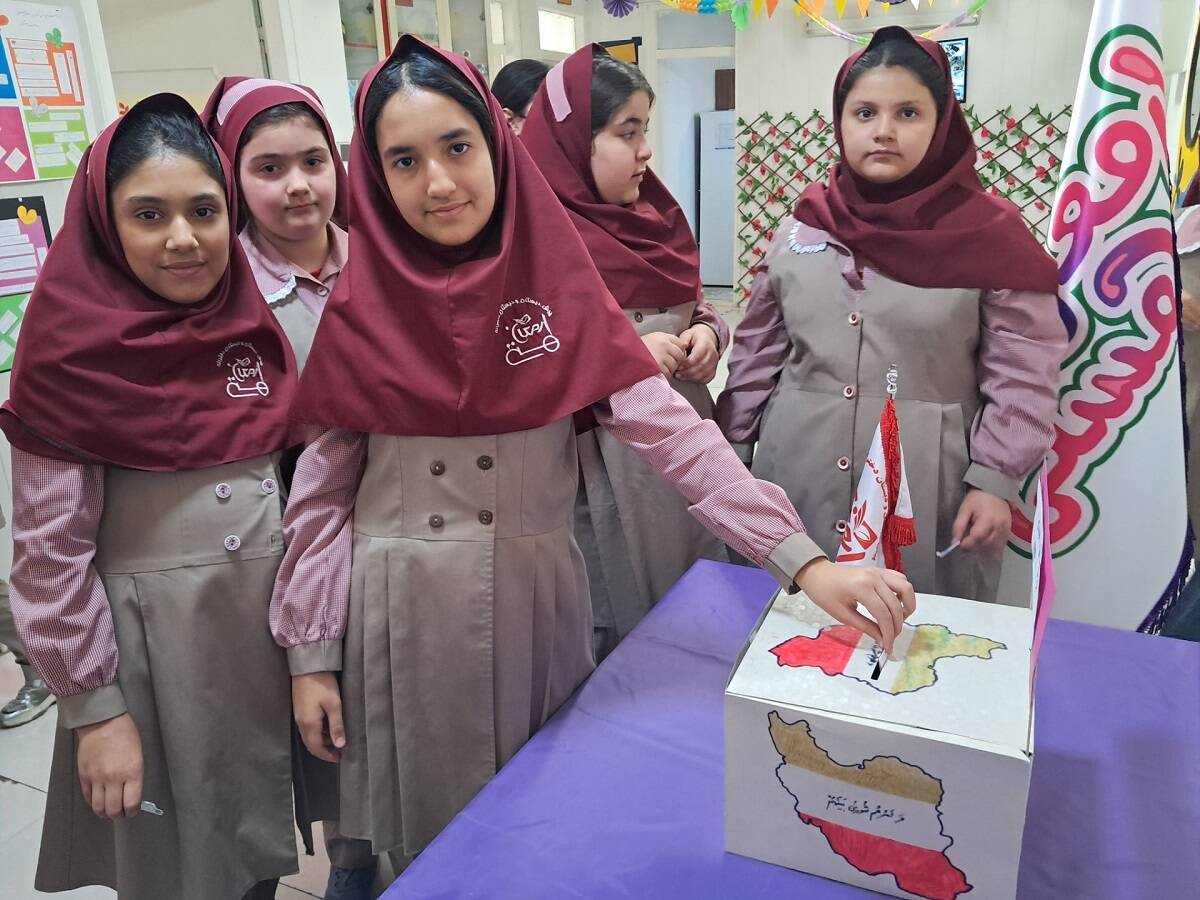 برگزاری انتخابات شورای دانش‌آموزی دبستان ارمغان هستی ناحیه 3 کرج