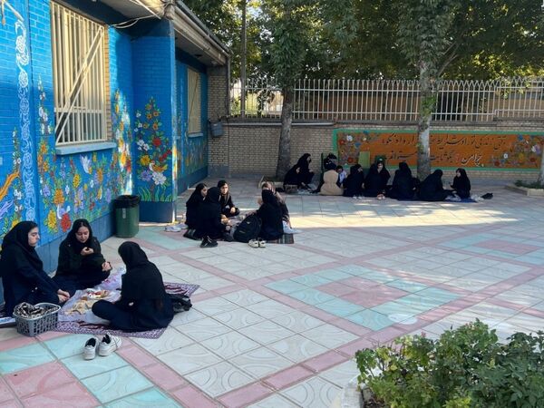 هفته سلامت روان و روز جهانی غذا در دبیرستان جنت شهرستان سملقان