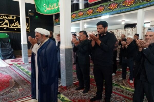 نماز جمعه در مسجد ابوالفضل شهر تیتکانلو