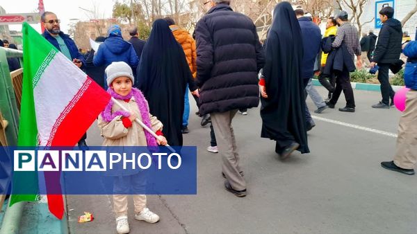 تجلی ولایتمداری در مسیر ۲۲ بهمن