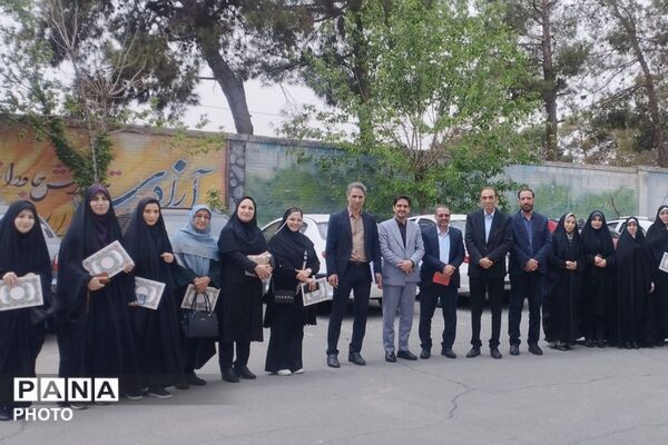 بزرگداشت هفته معلم و تقدیر از خدمات ارزنده مشاوران در بهارستان‌دو