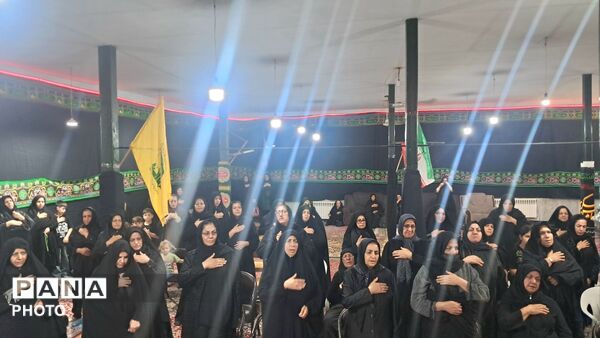 مراسم روضه‌خوانی در مسجد صاحب‌الزمان(عج) عرب آباد چهارباغ