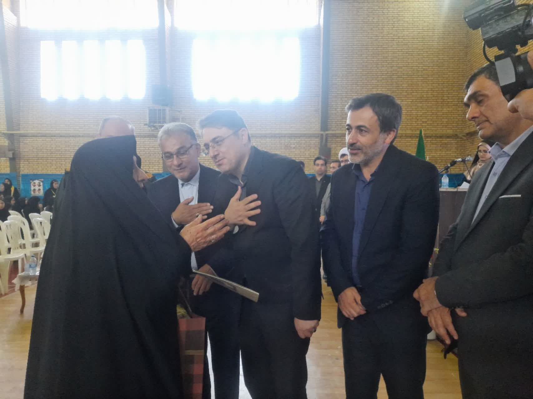 روشنایی یاد شهدا در دل نوجوانان بندر گز
