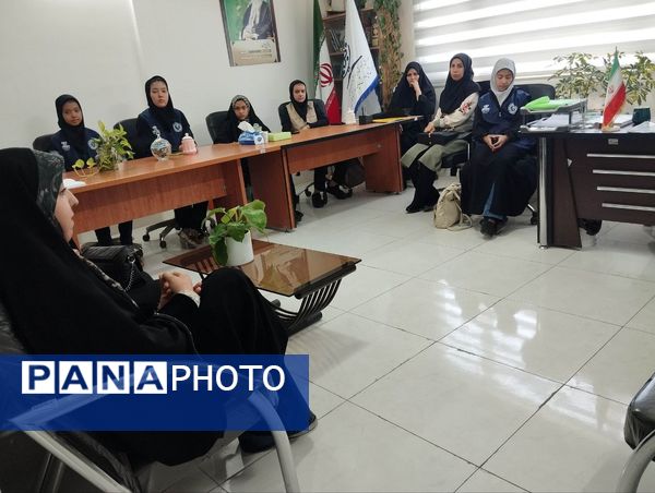 نشست صمیمانه معاون پرورشی و تربیت‌بدنی ناحیه 7 با سردبیر خبرنگاران خبرگزاری پانا 