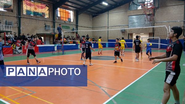 مسابقات والیبال بین مدرسه‌ای دانش‌آموزان ساوجبلاغ