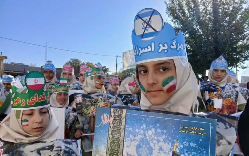 ۱۳ آبان نماد مایوس‌کردن دشمن و قوی کردن دل مومنان است/ ۱۳ آبان را باید به یک فرصت ملی تبدیل کنیم