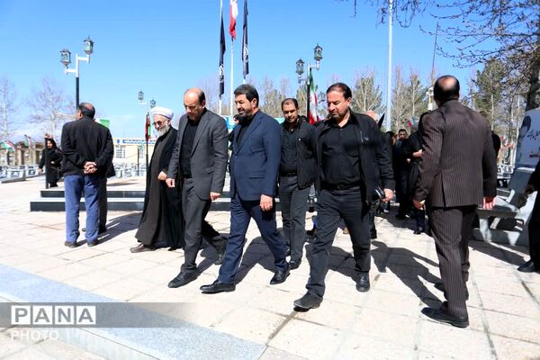 بازدید استاندار همدان از کارخانه خوراک دام و طیور نهاوند
