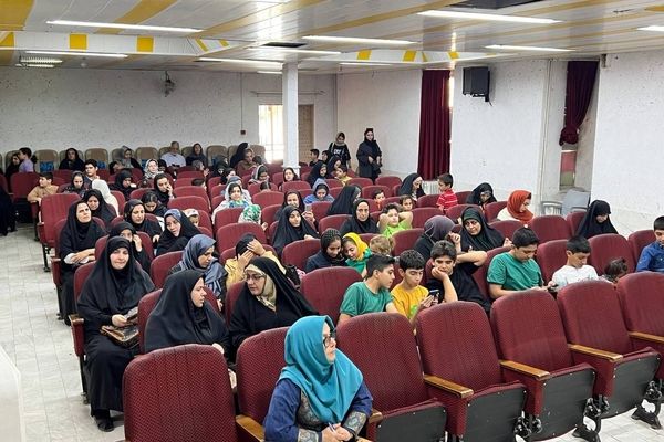 مراسم اختتامیه کلاس‌های اوقات فراغت کانون شهدای محراب و هاجر