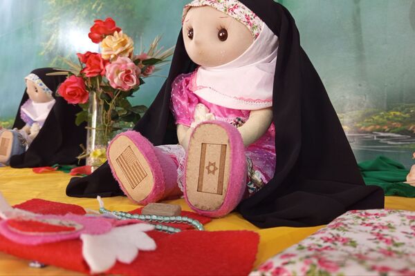 نمایشگاه خلاقانه حجاب در دبستان ایمان رباط‌کریم