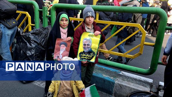 حضور میلیونی ایرانیان در جشن‌ پیروزی انقلاب اسلامی 