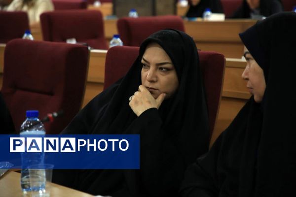 نشست صمیمی مدیران رسانه با استاندار قم