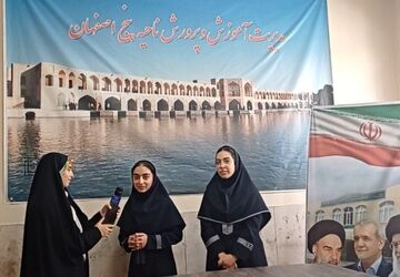 رمز موفقیت گروه ما تلاش و پشتکار بود و در هر شرایطی به همدیگر کمک کردیم 