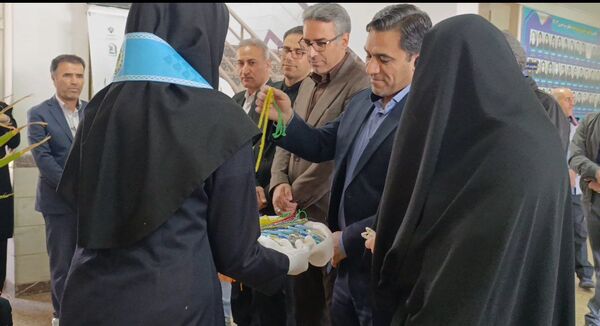 بازدید مدیرکل امور شاهد وزارت آموزش و پرورش از دبیرستان شاهد زینبه