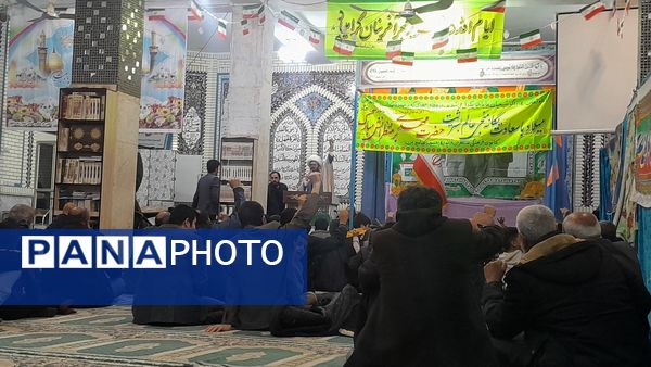 وقتی دانش‌آموزان میزبان جشن دهه فجر می‌شوند