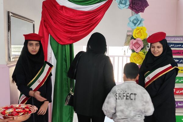 آغاز همدلی خانه و مدرسه، در جلسه انجمن اولیا و مربیان دبیرستان مهدیه