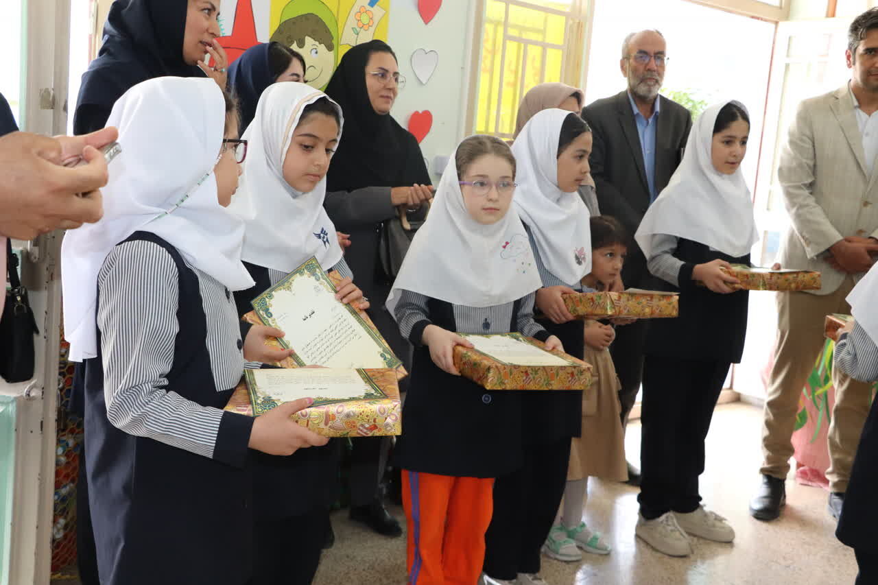 جشنواره غذای سالم در دبستان دخترانه سما شهرستان شیروان