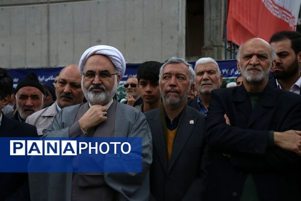 اجتماع عظیم منتظران ظهور در میدان شهدا مشهد