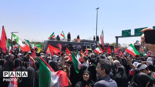 قاب هایی از لحظات وداع با آقای شهید