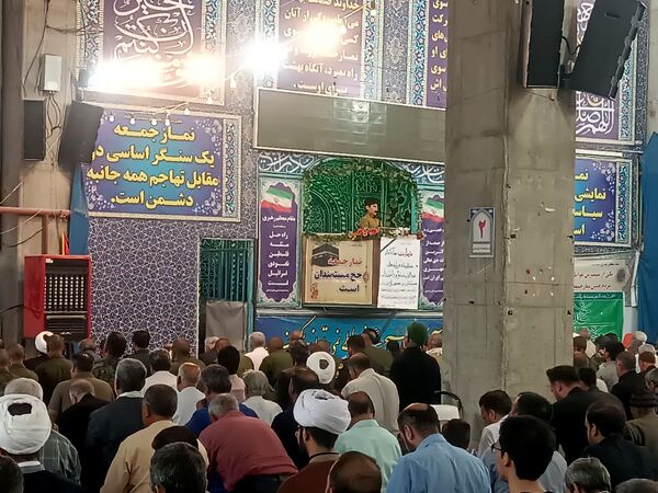 نماز جمعه با حضور پرشور مردم ولایتمدار نیشابور 