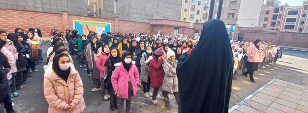 تجدید میثاق دانش‌آموزان منطقه پردیس با مقام معظم رهبری در یوم الله نهم دی‌ماه 