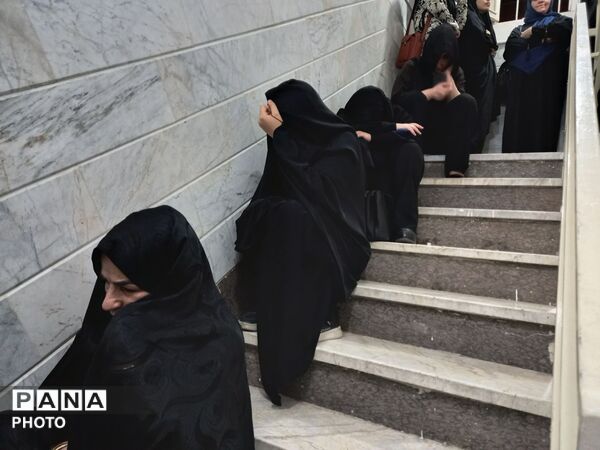 همراهی هیات زینب کبری(س) با کاروان نمادین اسرای کربلا