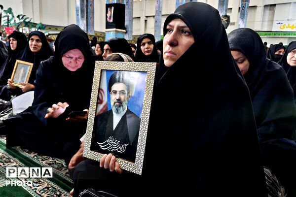 مراسم جاماندگان تشییع رهبر شهید در اسلام آباد غرب