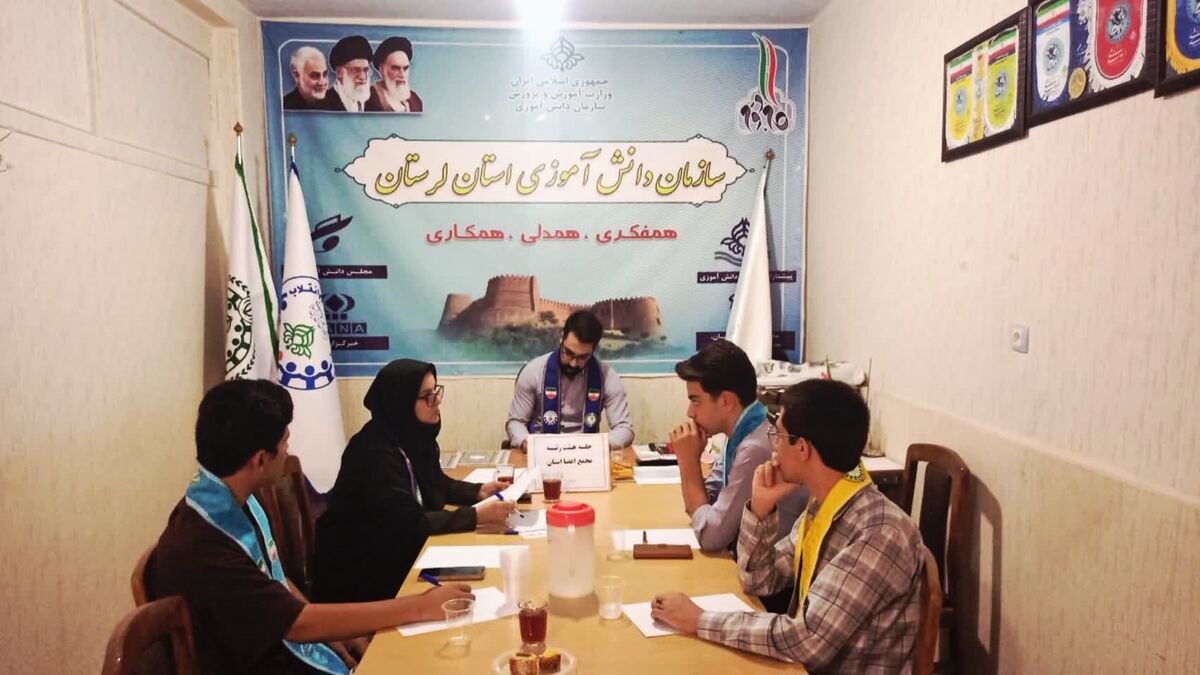 مجمع دانش‌ آموزی ظرفیت مهمی برای مشارکت در پروژه مهر مدارس است