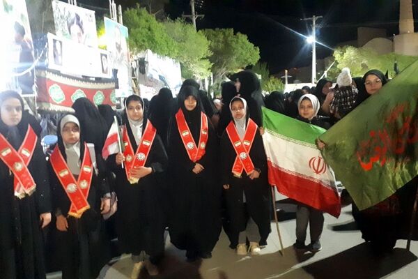 حضور پرشور پیشتازان سازمان دانش‌آموزی ابرکوه در تجمعات شبانه