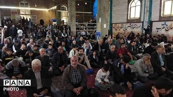 نماز عبادی سیاسی جمعه  همزمان با آغاز هفته بسیج دانش آموزی در مسجد جامع شهرستان نیشابورـ۲