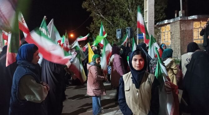 بیست و یک شب در کنار هم به عشق رهبر و وطن 