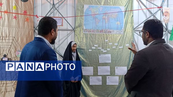 رویداد «مدرسه‌ انقلاب» در دبیرستان شاهد شهید مصلحی میناب