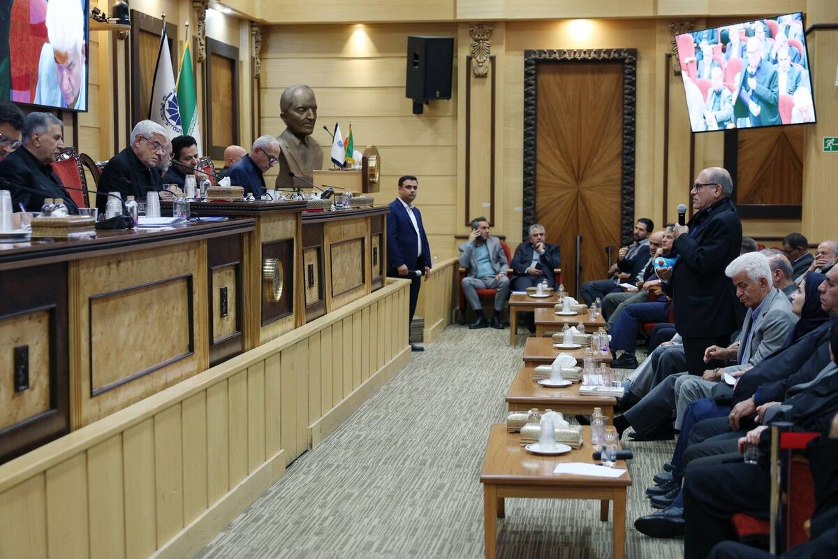 ایران در مذاکرات هرگز از خطوط قرمز و منافع ملی خود عقب‌نشینی نمی‌کند