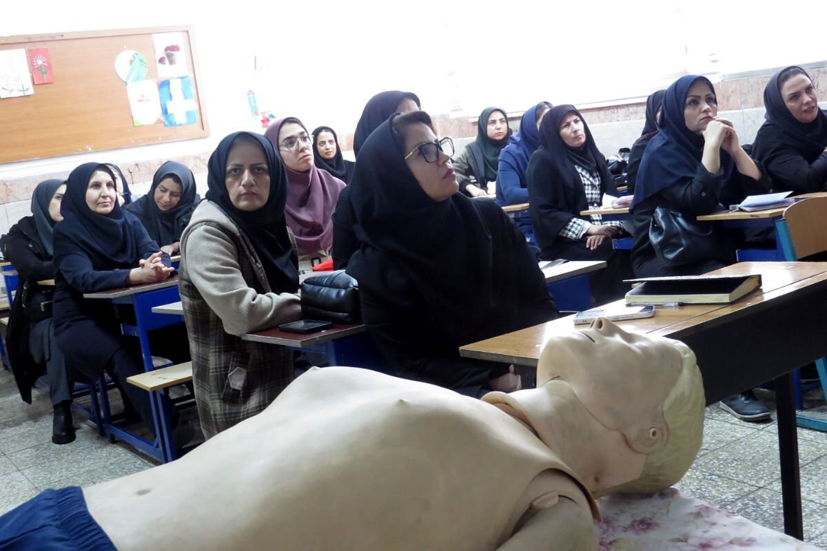 معلمان، مرزبانان سلامت دانش‌آموزان 