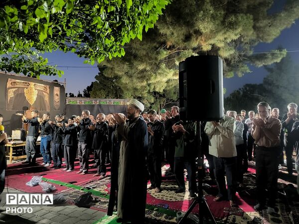 مراسم عزاداری در شب عاشورای حسینی
