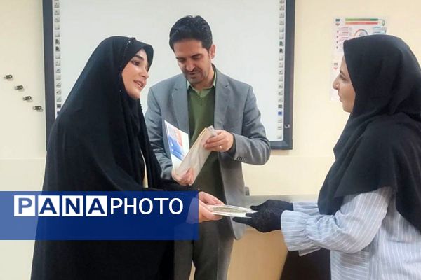 هنرهایی که نفس میکشند؛ با هنرمندی دانش‌آموزان دبستان امید بهارستان‌دو