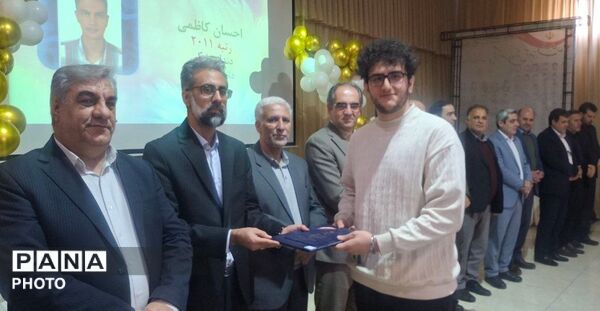 مرند به افتخار نخبگانش ایستاد