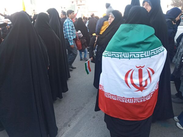 خیرش عظیم ملت یکپارچه ایران علیه عناصر تخریبگر و تروریست مسلح در مشهد مقدس