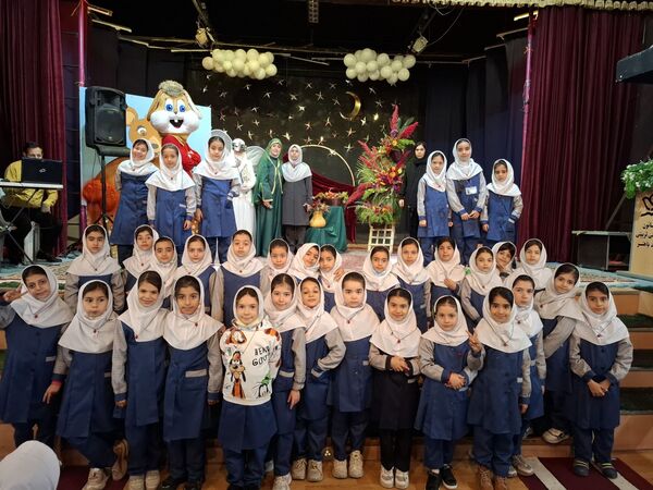 جشن یلدا ۱۴۰۴ در مدرسه ۱۷ شهریور شهرستان بجنورد 