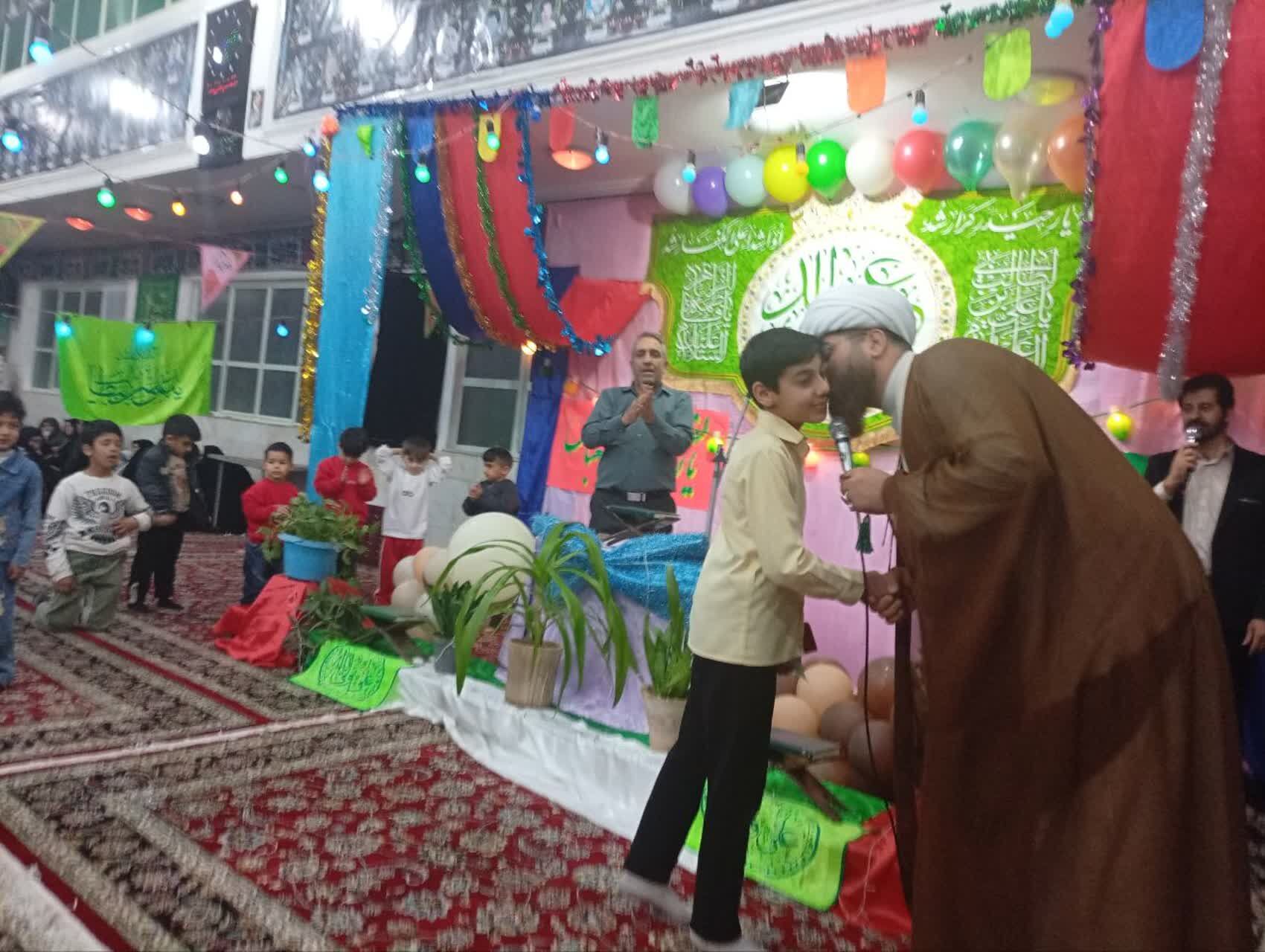 تکیه حسینی غرق در شادی علوی