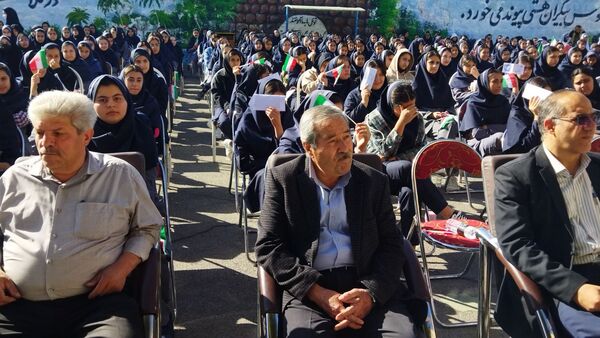جشن عاطفه‌ها در مدارس اسکو
