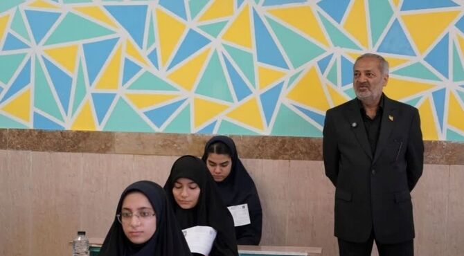 حضور وزیر آموزش و پرورش در جمع داوطلبان آزمون مدارس سمپاد و نمونه دولتی مشهد